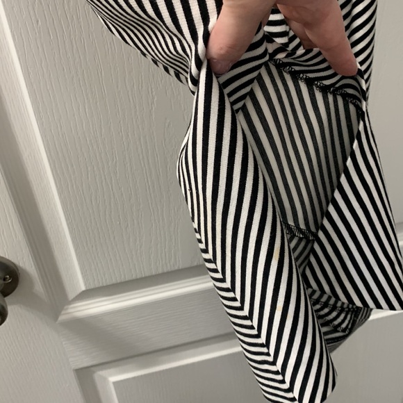 Banana Republic Black & White Striped Knit Dress size 0. - Picture 5 of 7